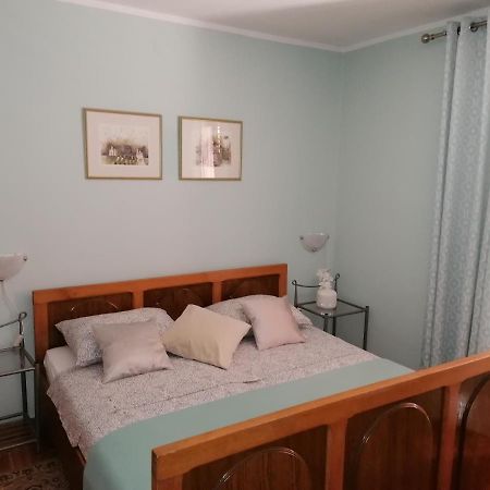 Near Beach - Apartments Marica Ровин Екстериор снимка