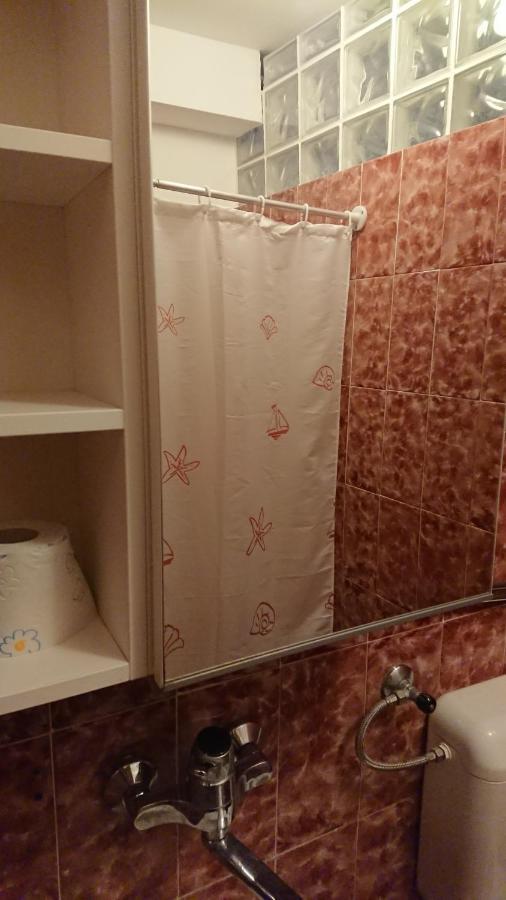 Near Beach - Apartments Marica Ровин Екстериор снимка