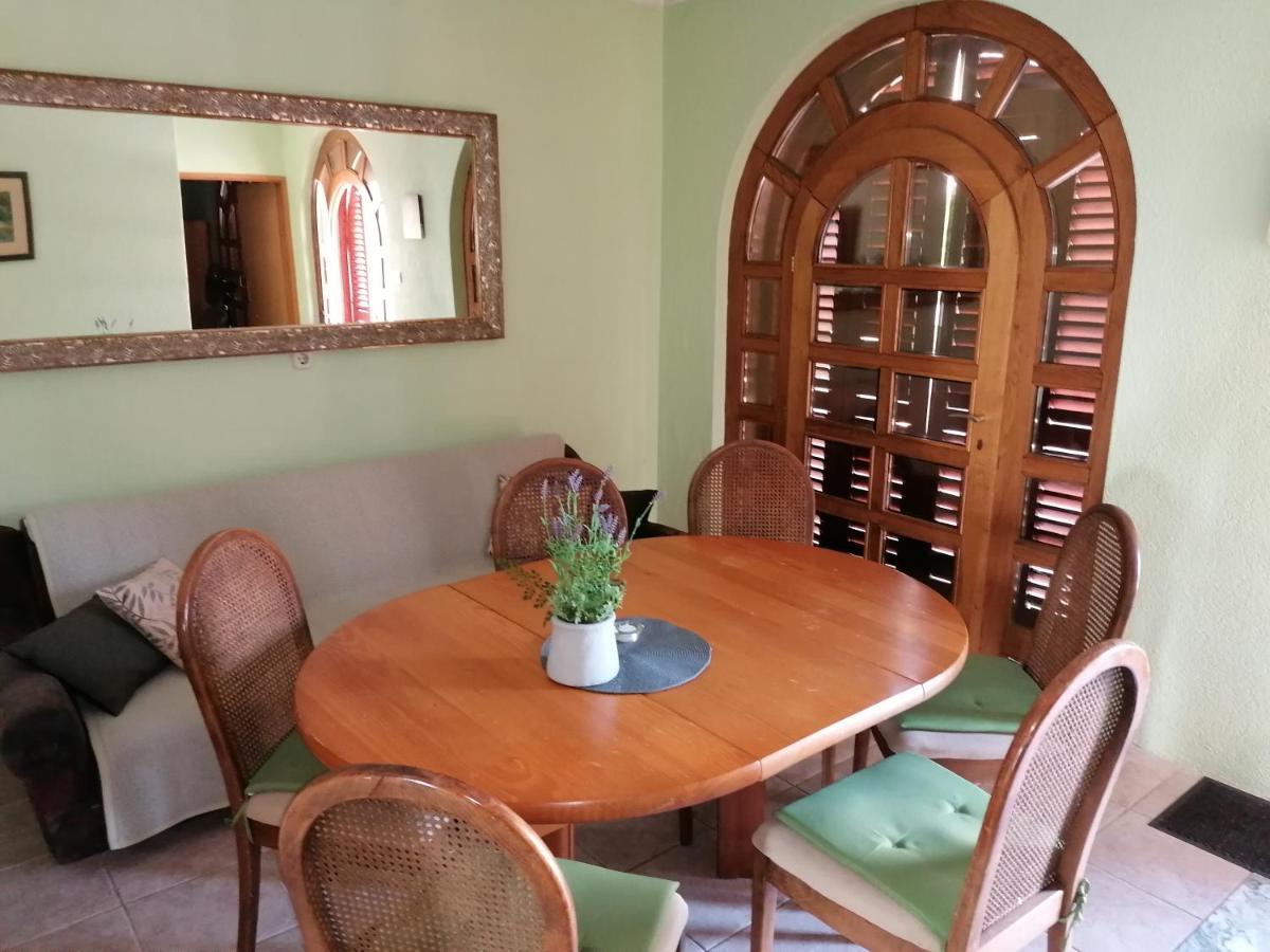 Near Beach - Apartments Marica Ровин Екстериор снимка